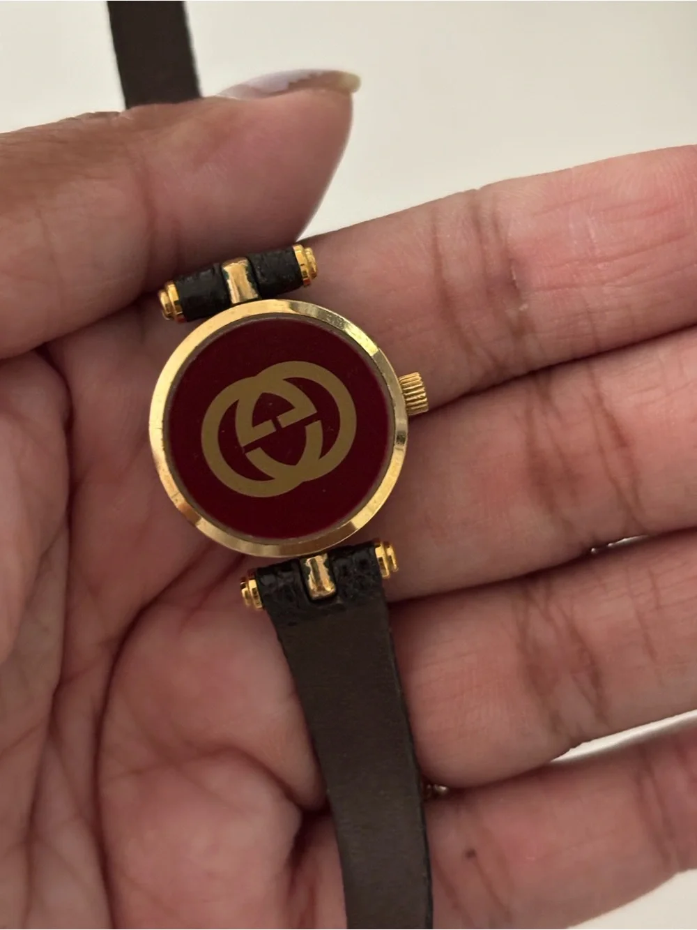 Authentic vintage Gucci 2000M unisex 80s stacked case watch